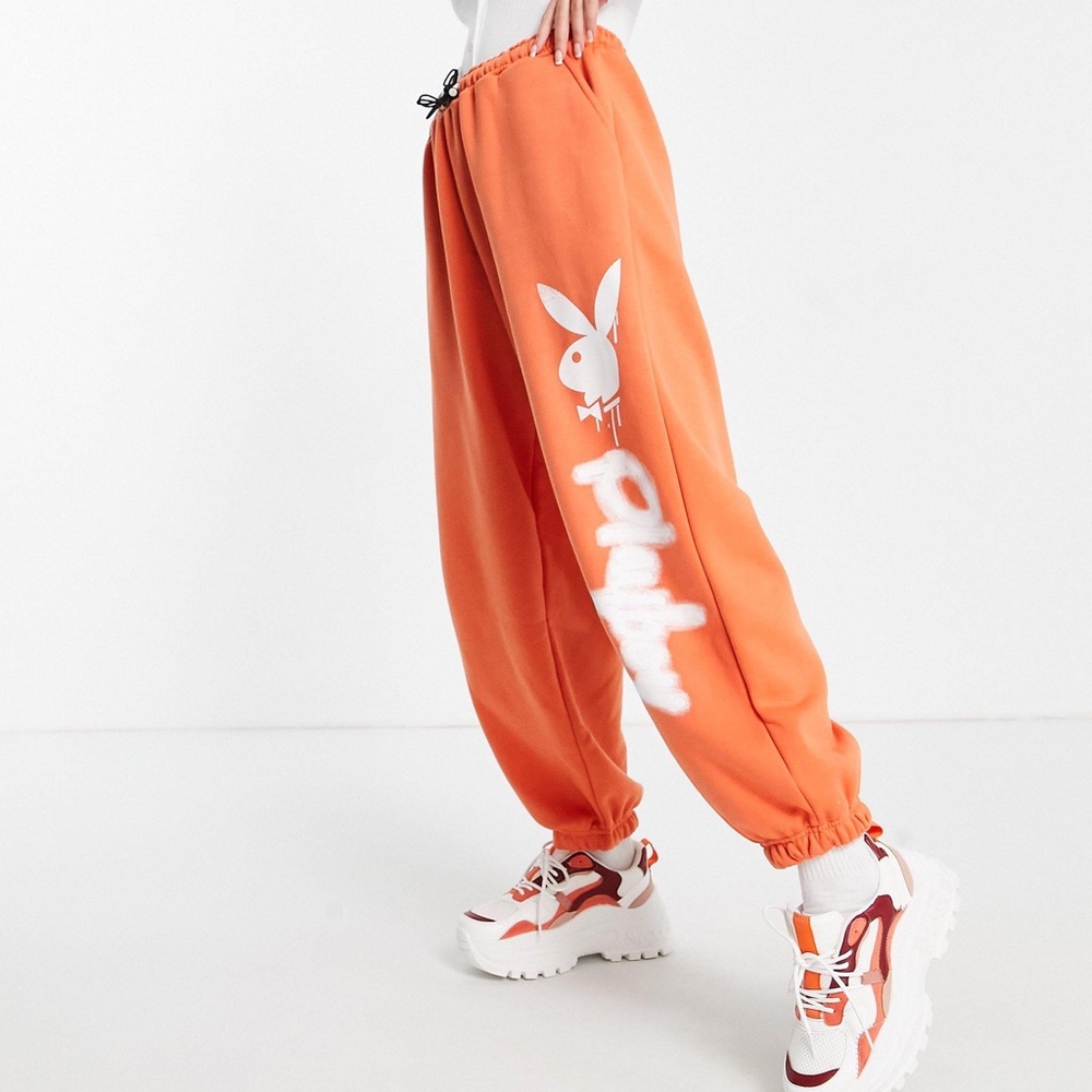 PLAYBOY X MISSGUIDED OVERSIZIED JOGGERS. PERFECT CONDITION. SIZE M